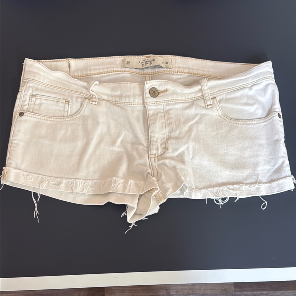 ABERCROMBIE & FITCH Women's White Shorts